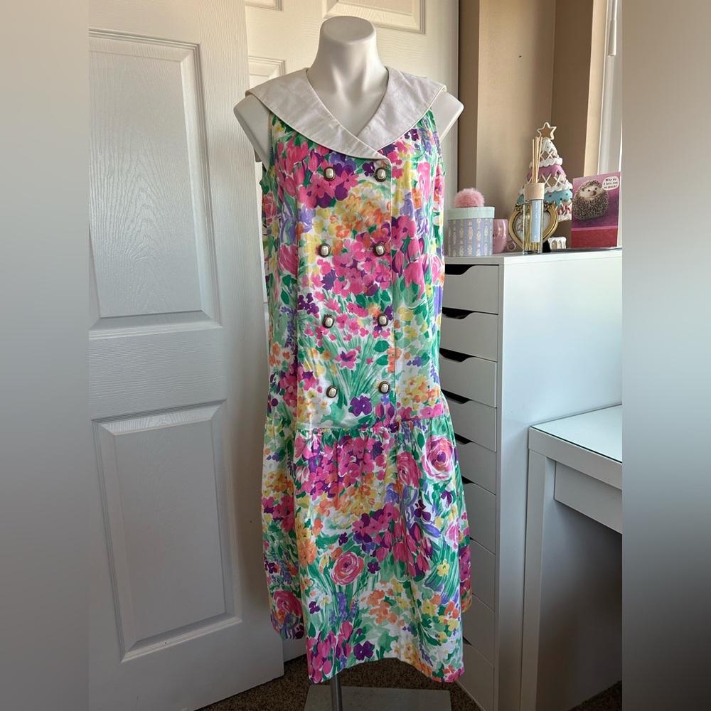 Basia Vintage Floral Sleeveless Dress with White Sailor Collar